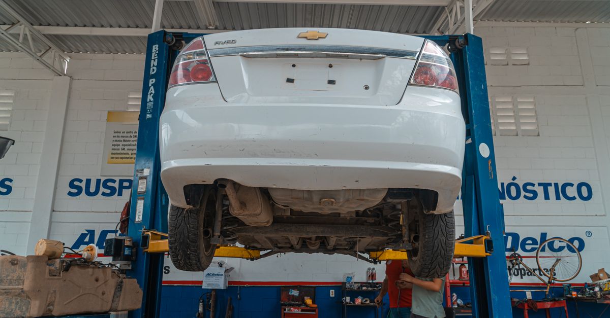 Suspension strut replacement at Auto Service Experts